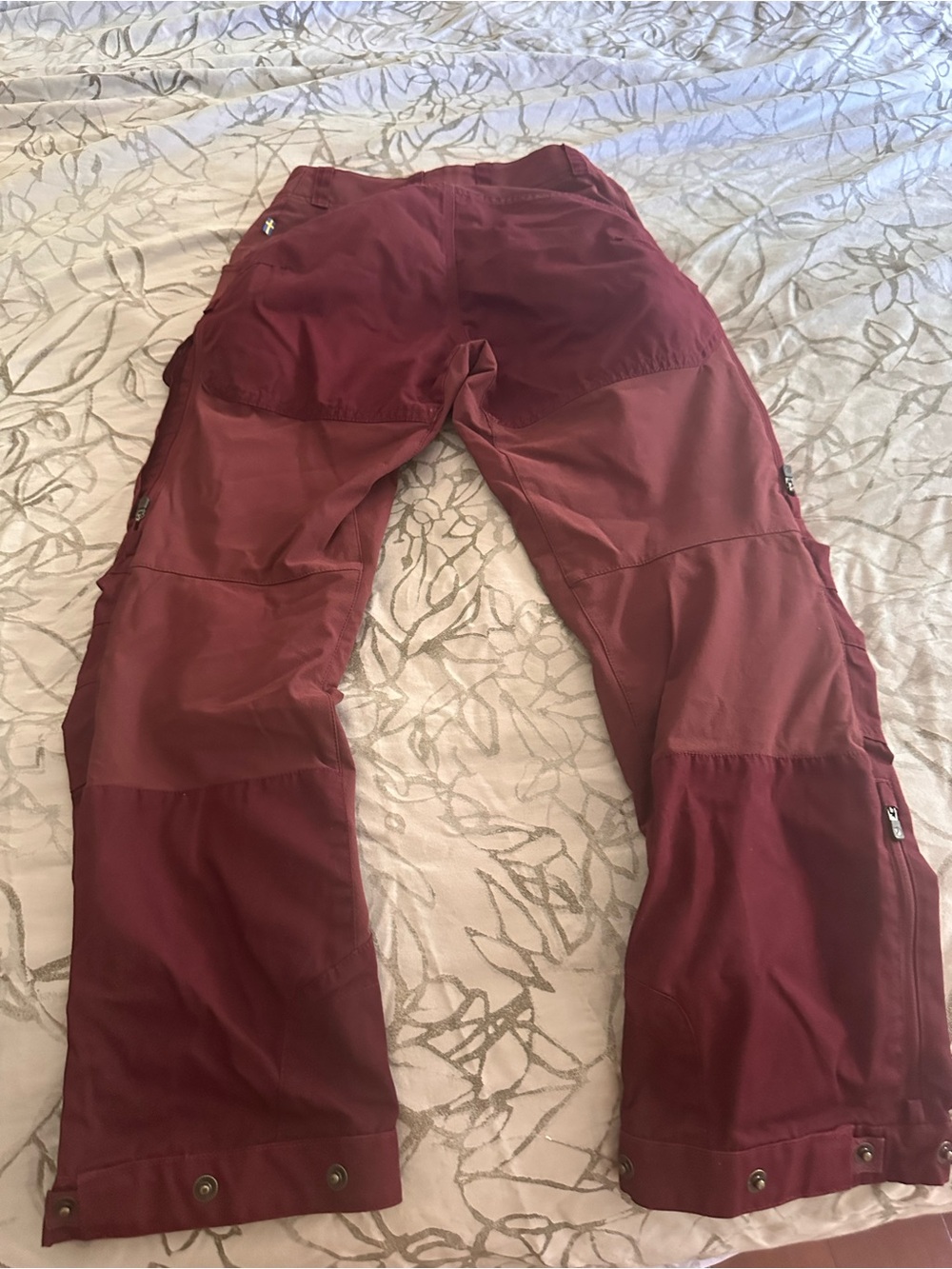 2 pairs of Fjallraven hiking pants in Olive Green and Burgundy - Picture 3 of 7